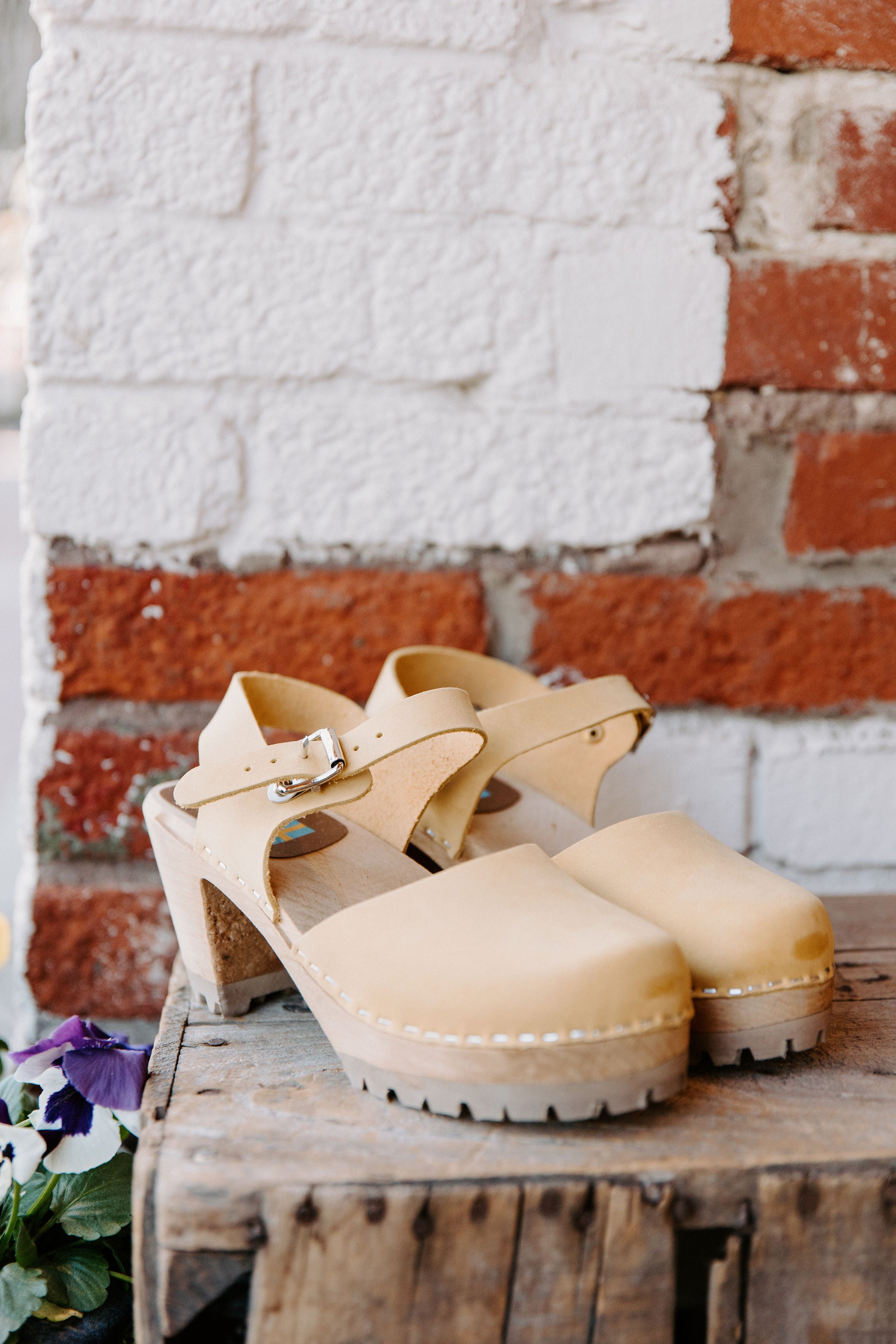 Abba sandal store