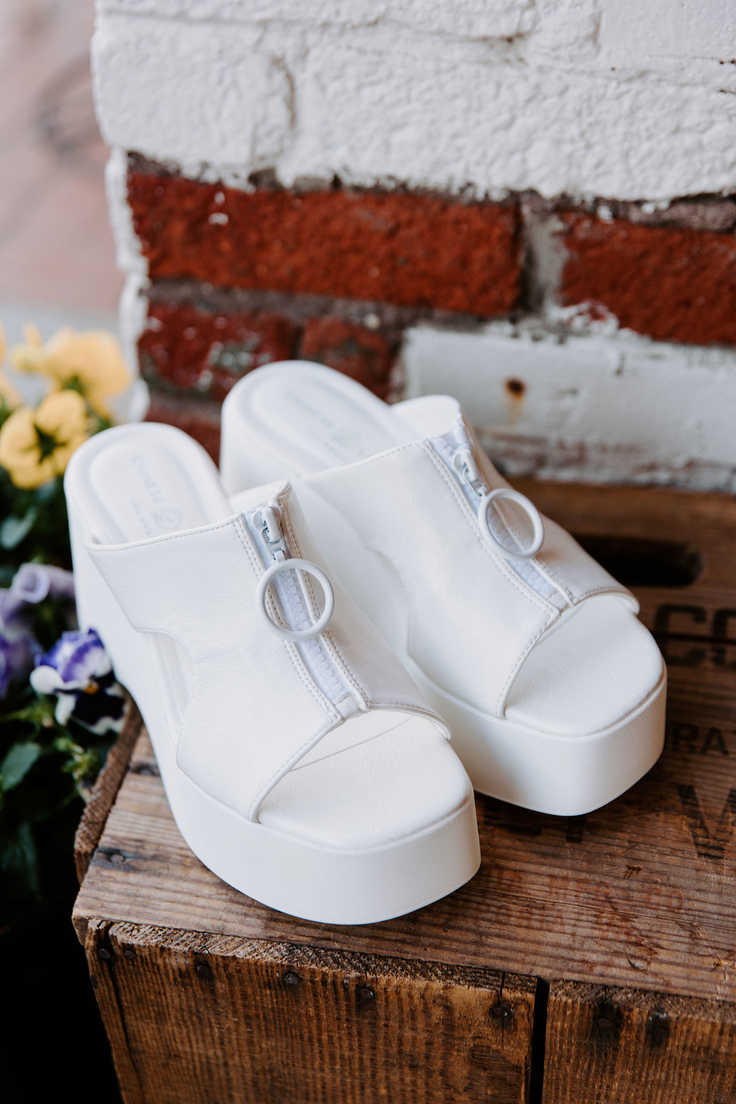 Chinese laundry platform sandals hotsell