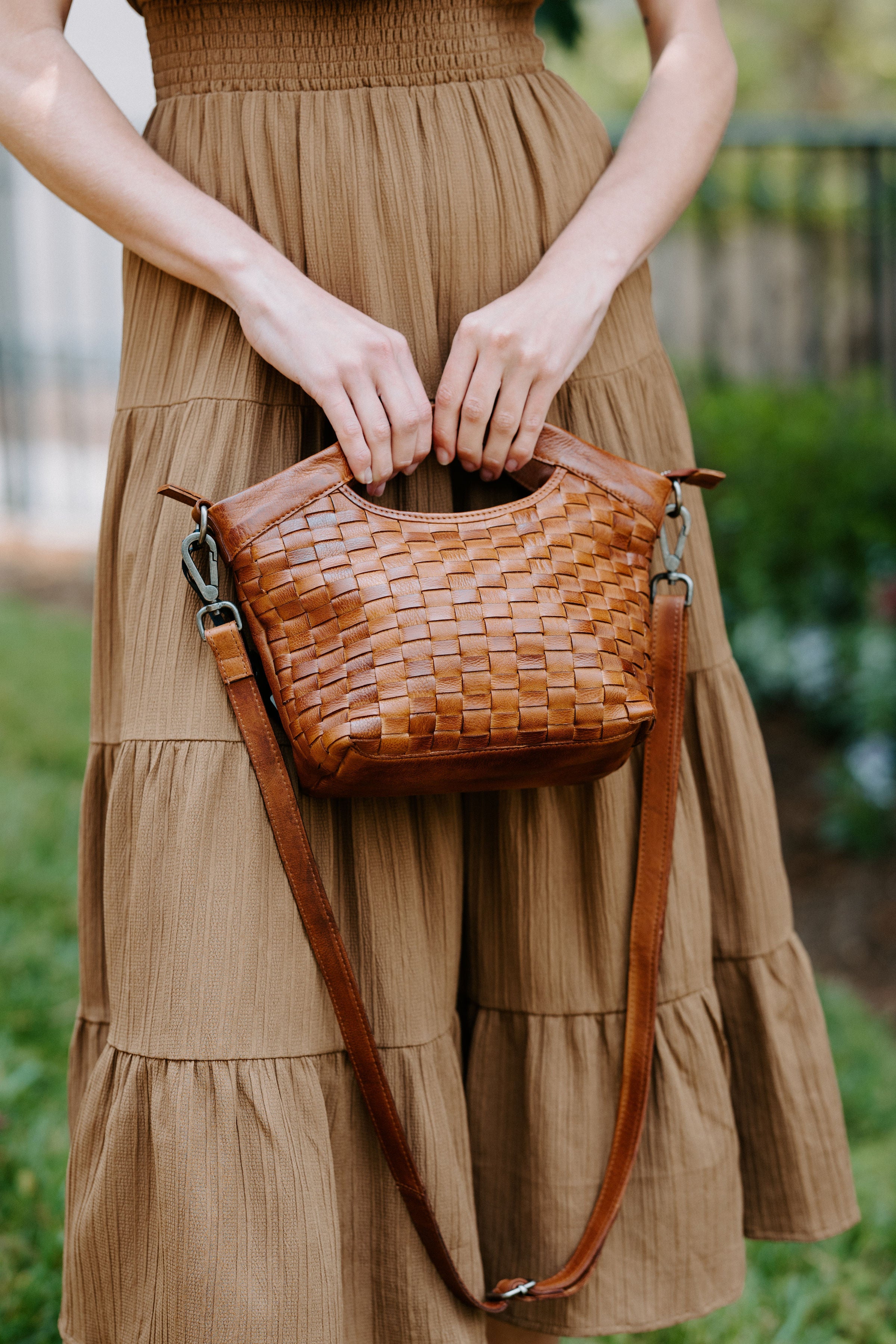 Weaver Tote Crossbody Latico